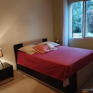 https://les-cedres.fr-provencehotel.com